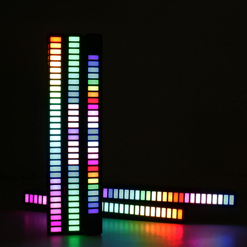 RGB LED MODERNI šviesos lempa, kuri reaguoja i MUZIKOS RITMĄ.